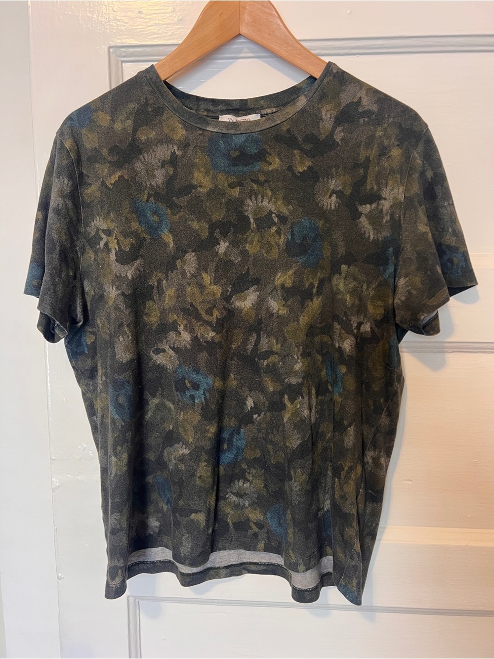 Valentino Dark Floral Short T-Shirt – Men’s L (euro L/US M)